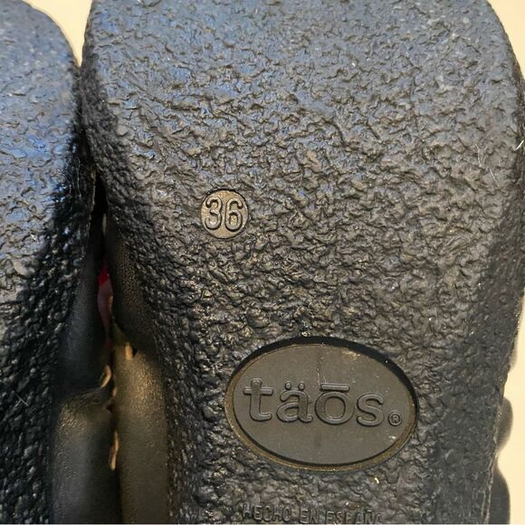 Taos Untold Ballet Flat Leather laser cut Black rounded toe flats-36US 5 - Picture 6 of 9